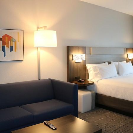 Holiday Inn Express & Suites Marquette By Ihg Zewnętrze zdjęcie