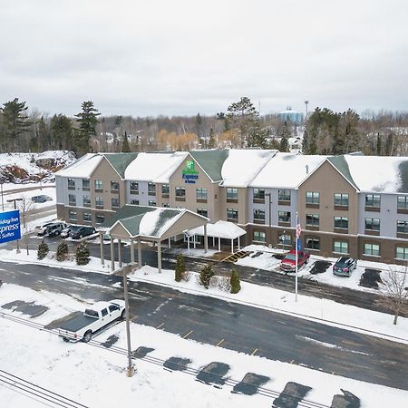 Holiday Inn Express & Suites Marquette By Ihg Zewnętrze zdjęcie