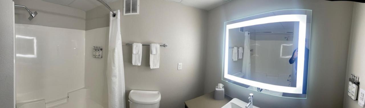 Holiday Inn Express & Suites Marquette By Ihg Zewnętrze zdjęcie