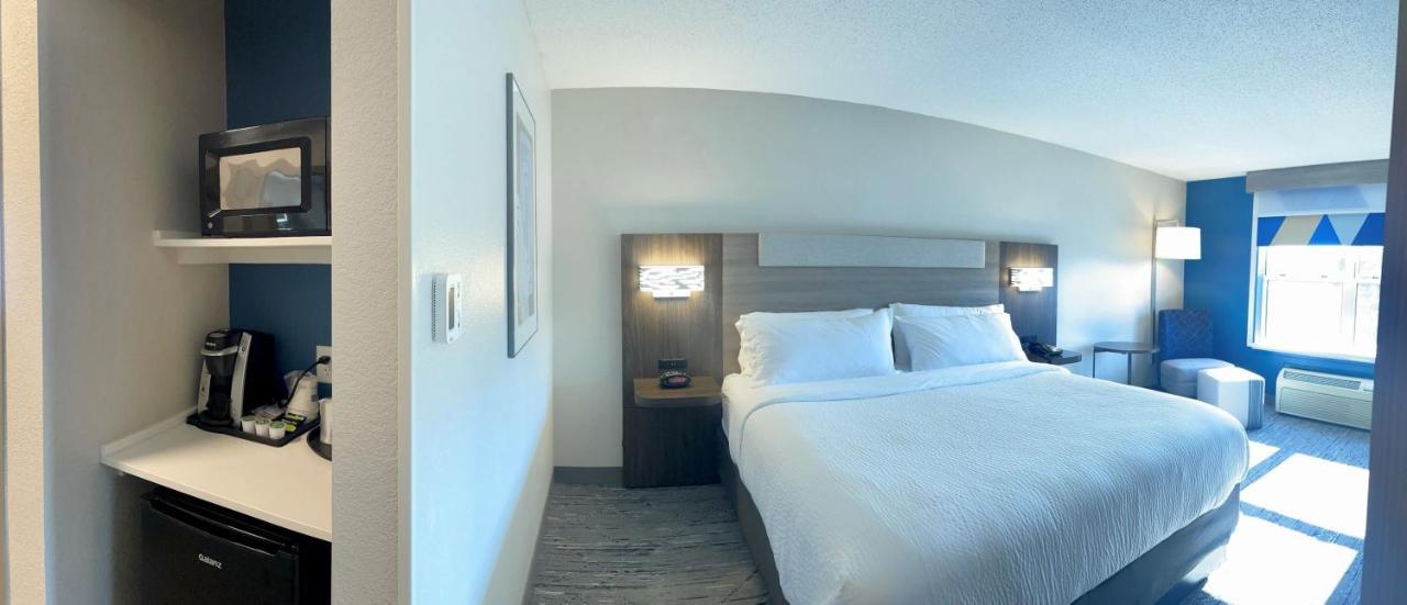 Holiday Inn Express & Suites Marquette By Ihg Zewnętrze zdjęcie
