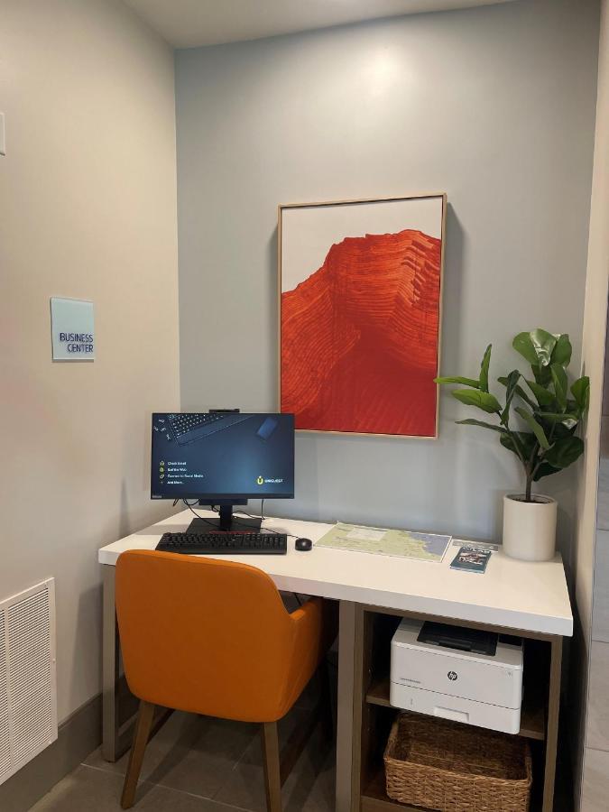 Holiday Inn Express & Suites Marquette By Ihg Zewnętrze zdjęcie