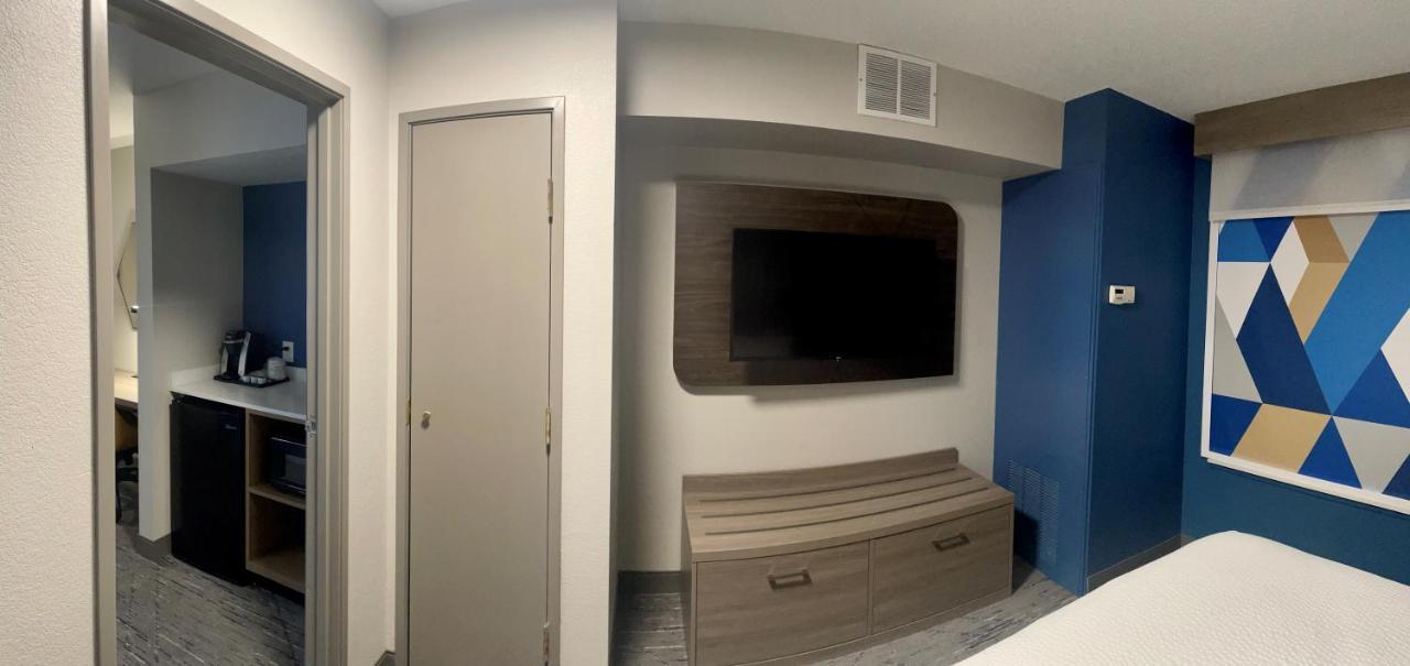 Holiday Inn Express & Suites Marquette By Ihg Zewnętrze zdjęcie