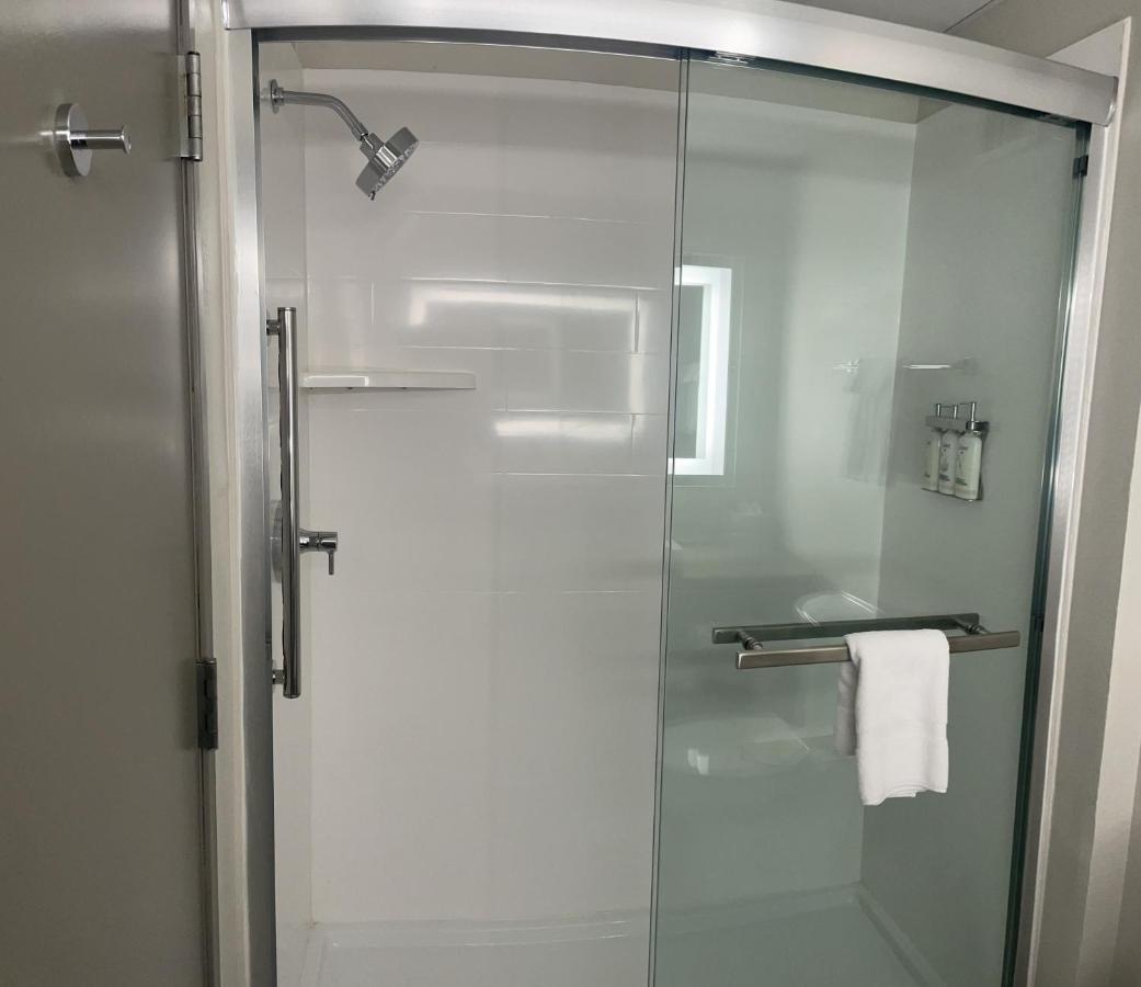Holiday Inn Express & Suites Marquette By Ihg Zewnętrze zdjęcie