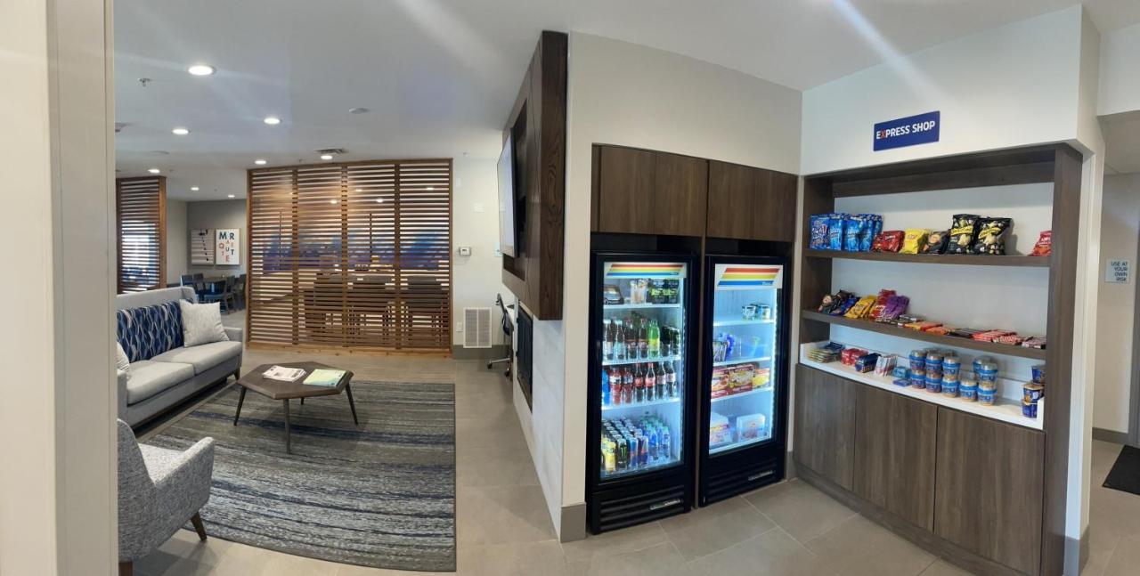 Holiday Inn Express & Suites Marquette By Ihg Zewnętrze zdjęcie