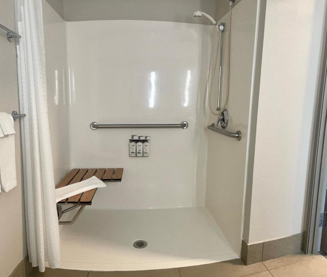 Holiday Inn Express & Suites Marquette By Ihg Zewnętrze zdjęcie
