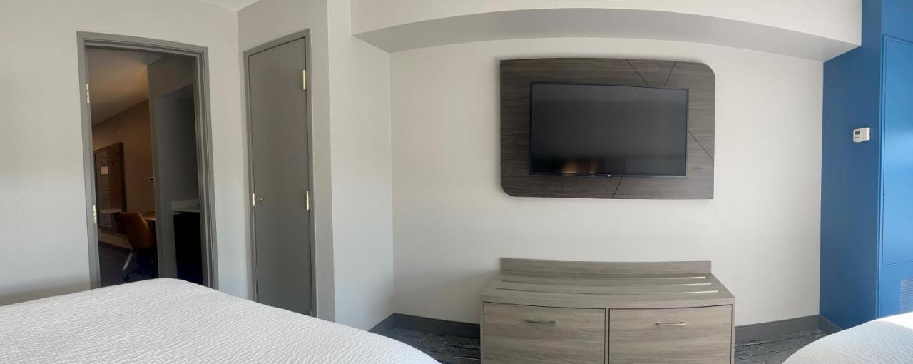 Holiday Inn Express & Suites Marquette By Ihg Zewnętrze zdjęcie