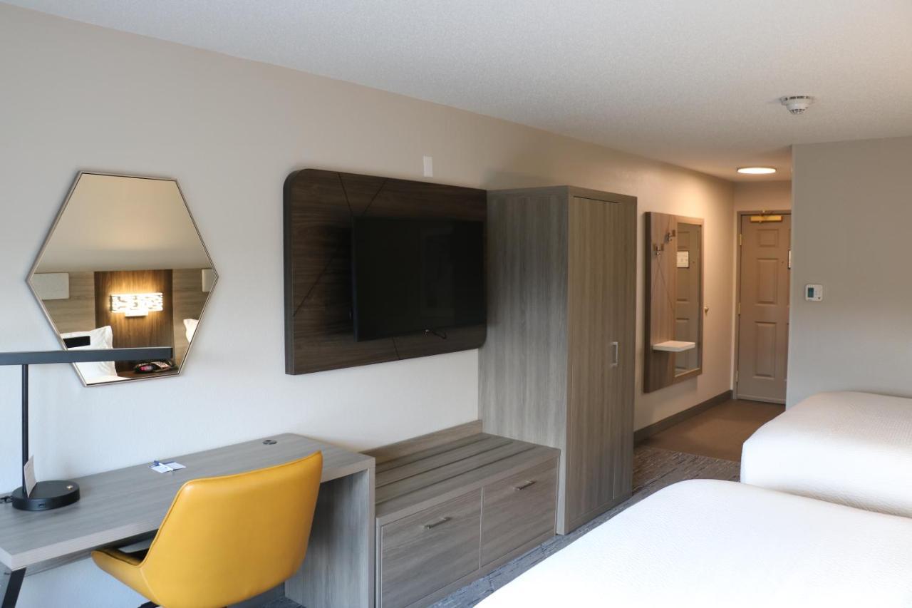 Holiday Inn Express & Suites Marquette By Ihg Zewnętrze zdjęcie