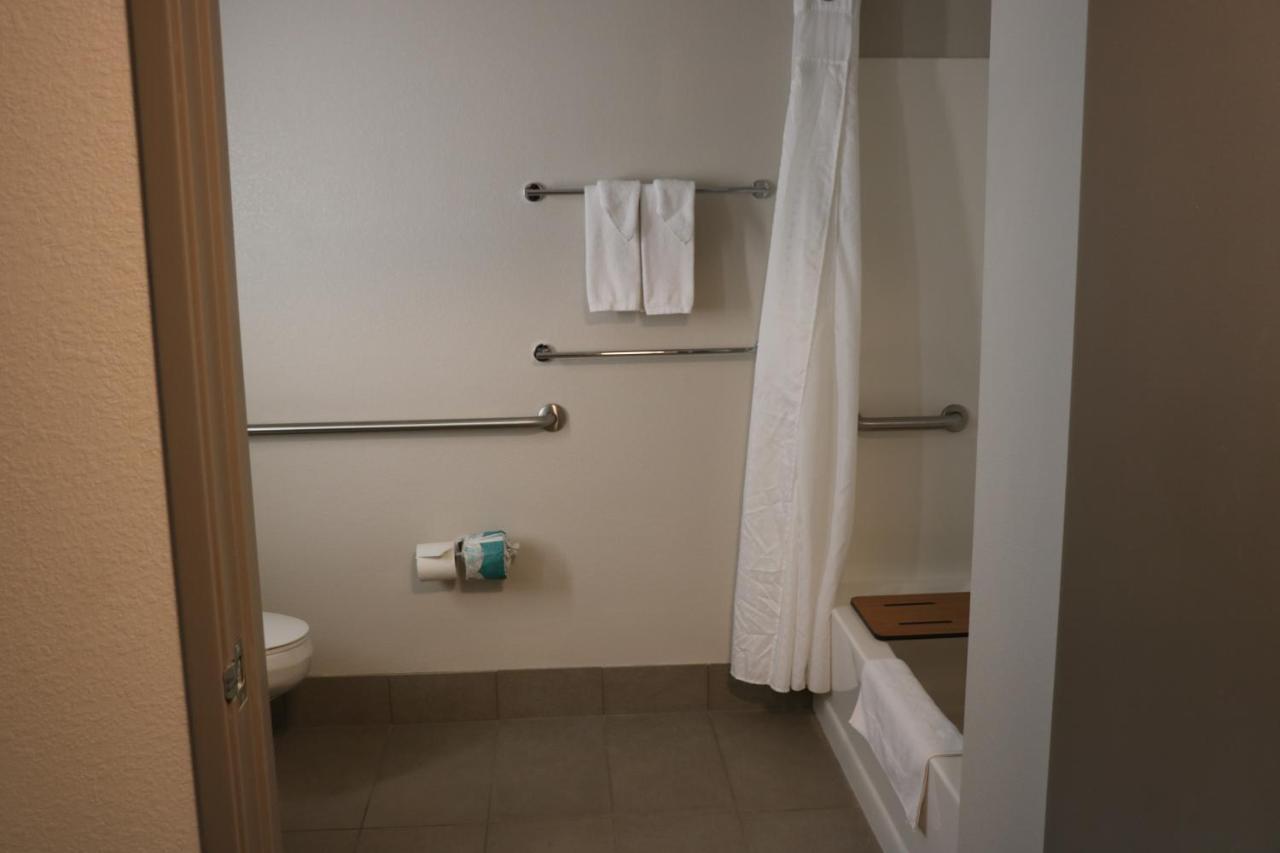 Holiday Inn Express & Suites Marquette By Ihg Zewnętrze zdjęcie