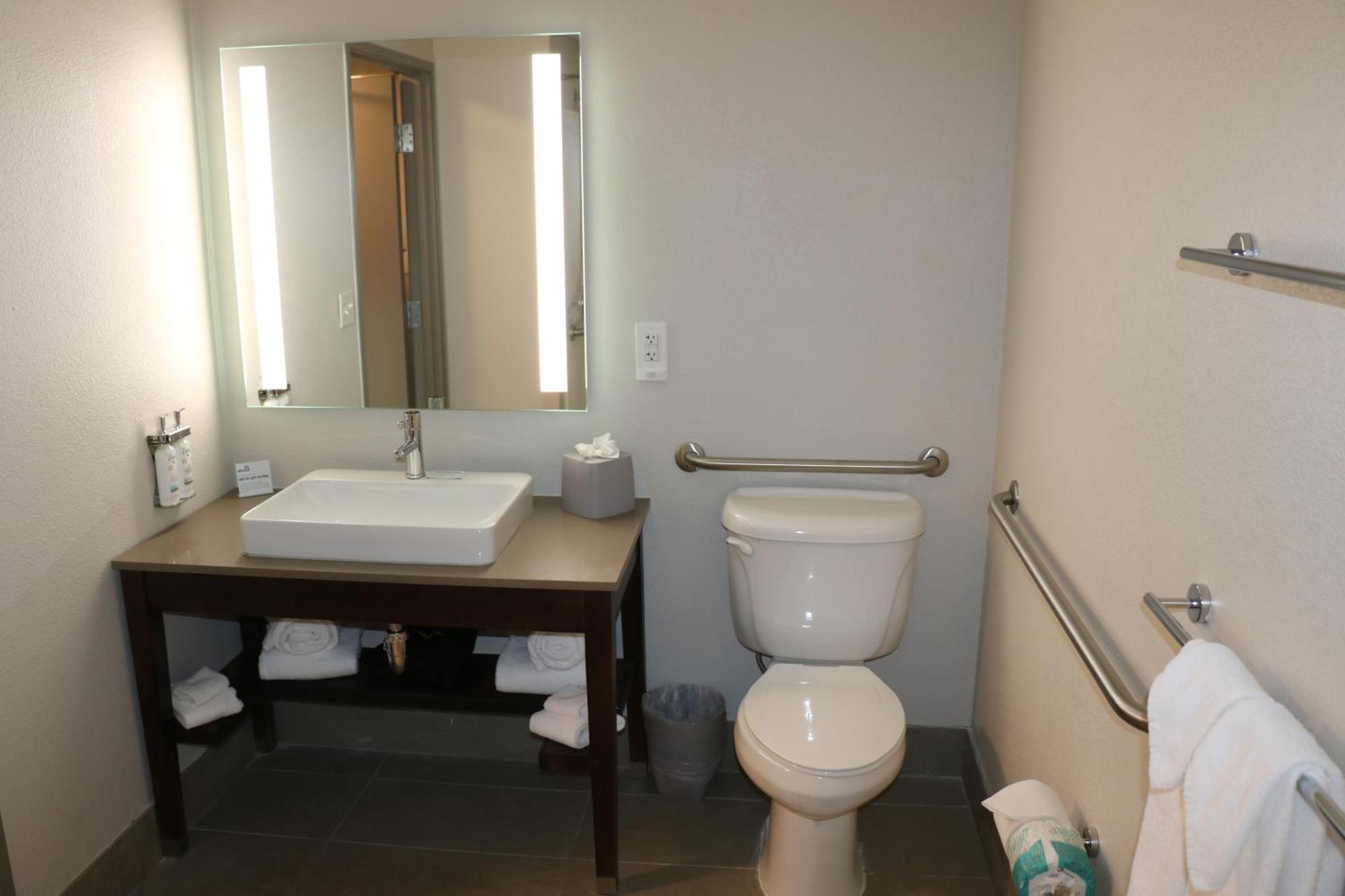 Holiday Inn Express & Suites Marquette By Ihg Zewnętrze zdjęcie