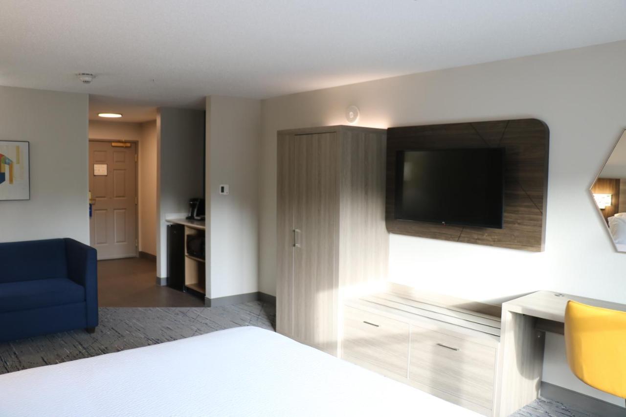 Holiday Inn Express & Suites Marquette By Ihg Zewnętrze zdjęcie