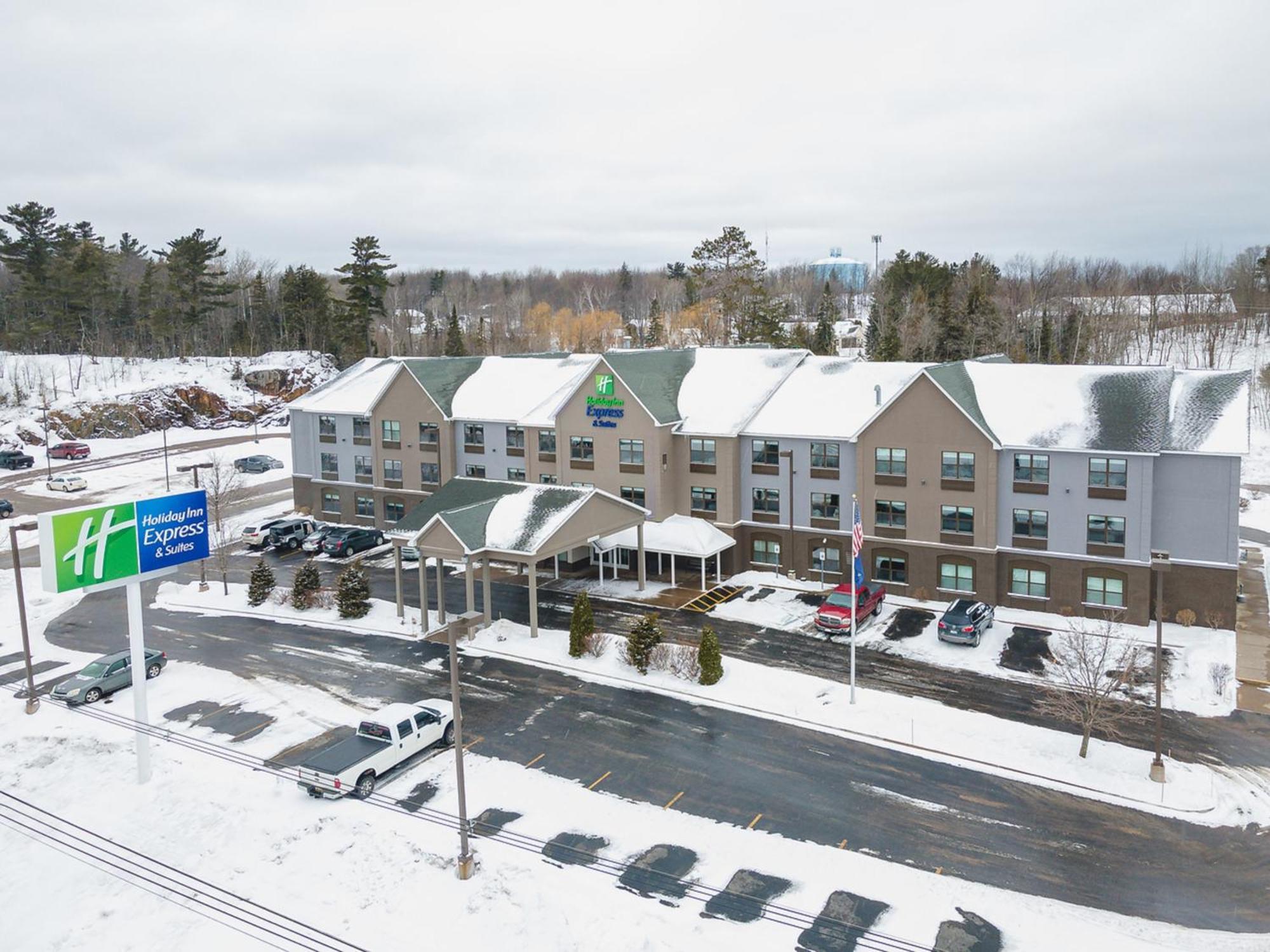Holiday Inn Express & Suites Marquette By Ihg Zewnętrze zdjęcie