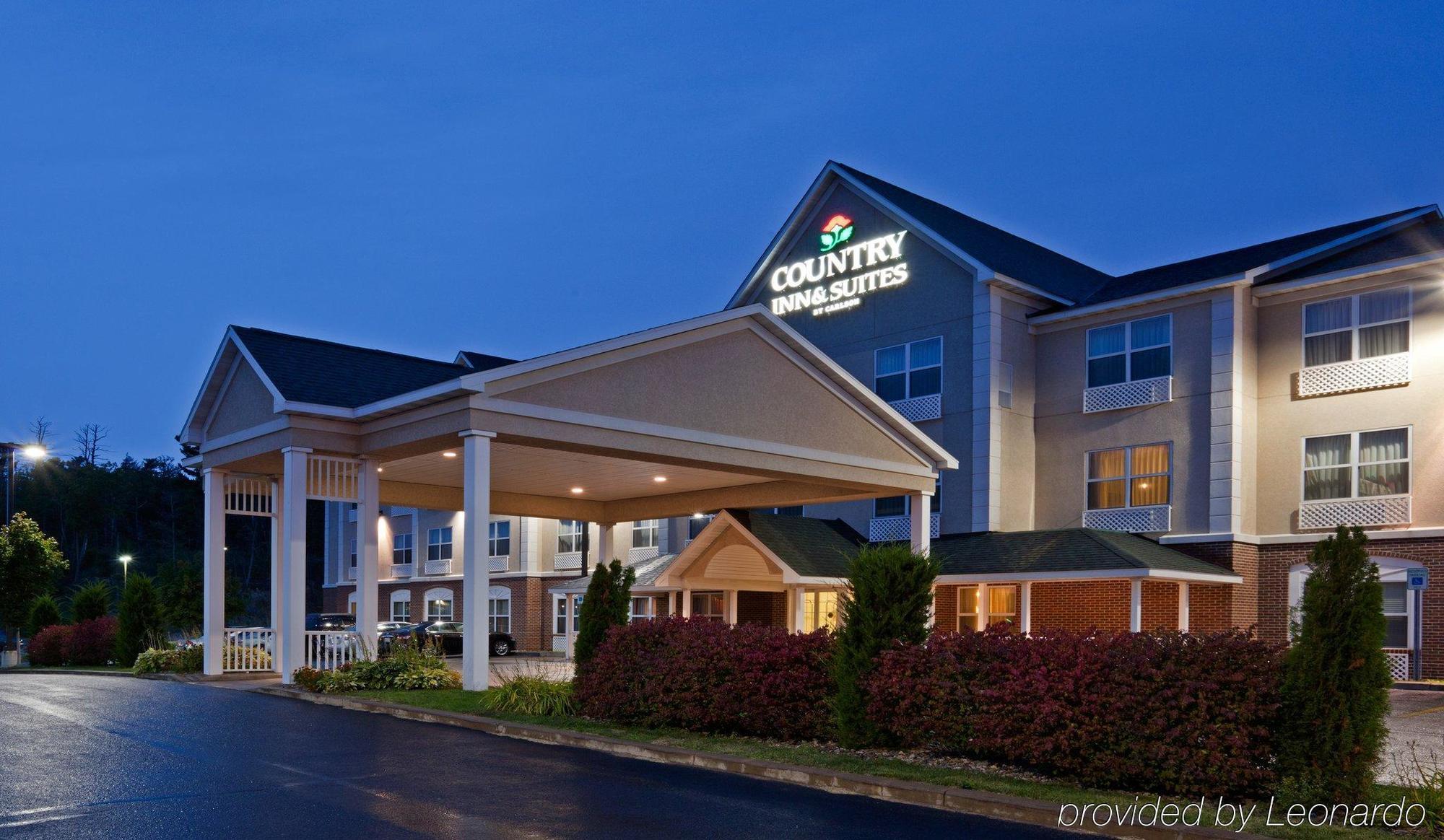 Holiday Inn Express & Suites Marquette By Ihg Zewnętrze zdjęcie