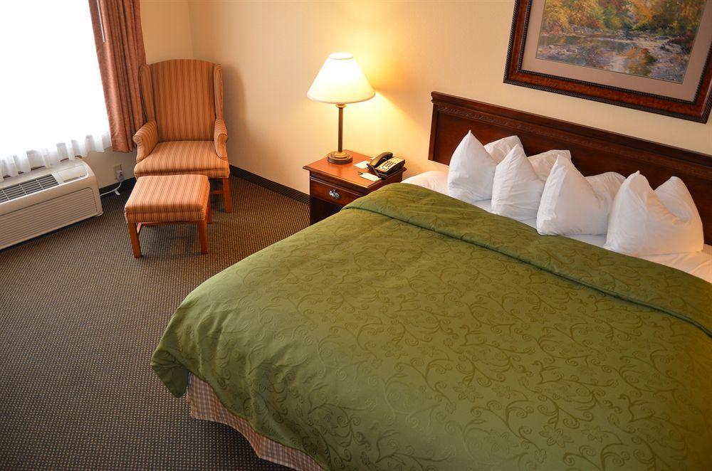 Holiday Inn Express & Suites Marquette By Ihg Pokój zdjęcie
