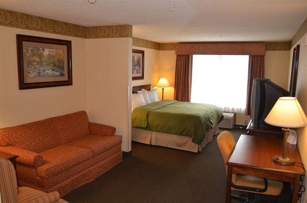 Holiday Inn Express & Suites Marquette By Ihg Pokój zdjęcie