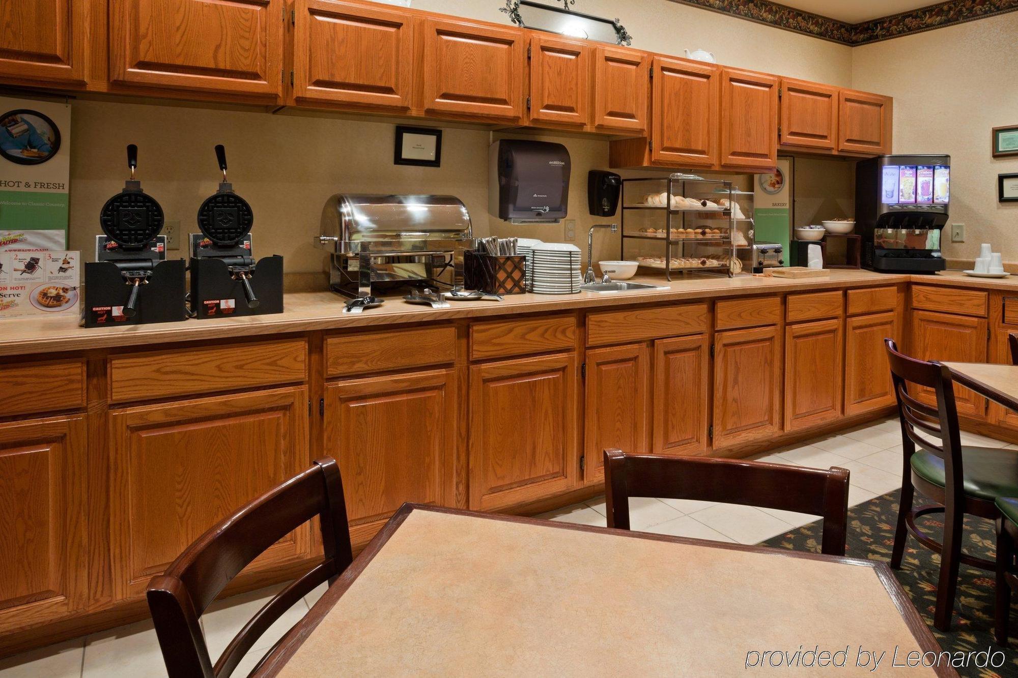 Holiday Inn Express & Suites Marquette By Ihg Zewnętrze zdjęcie
