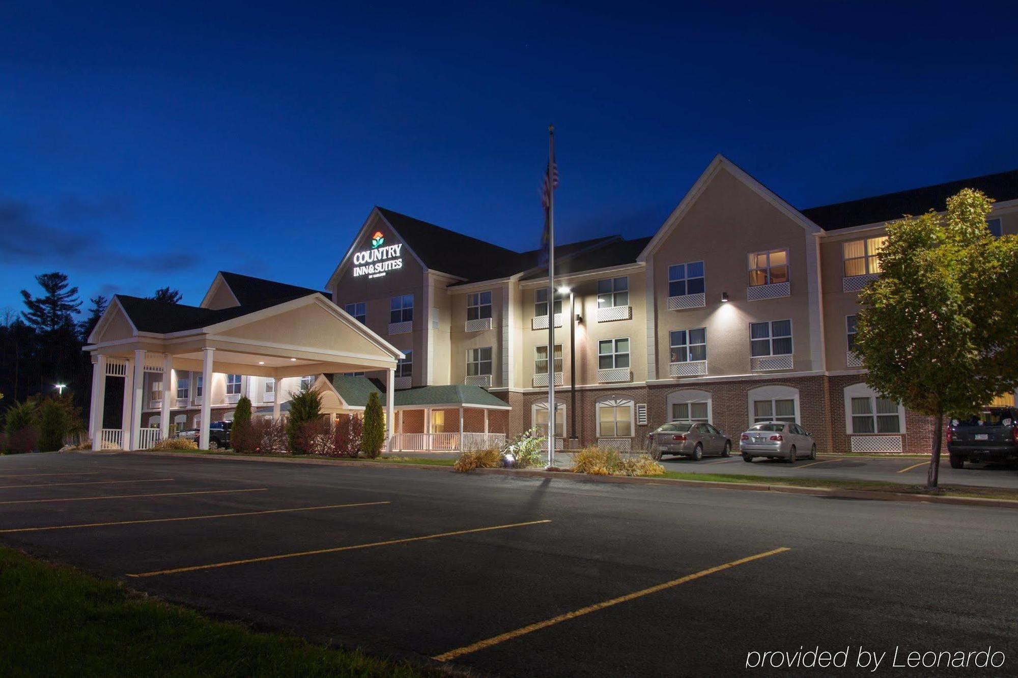 Holiday Inn Express & Suites Marquette By Ihg Zewnętrze zdjęcie