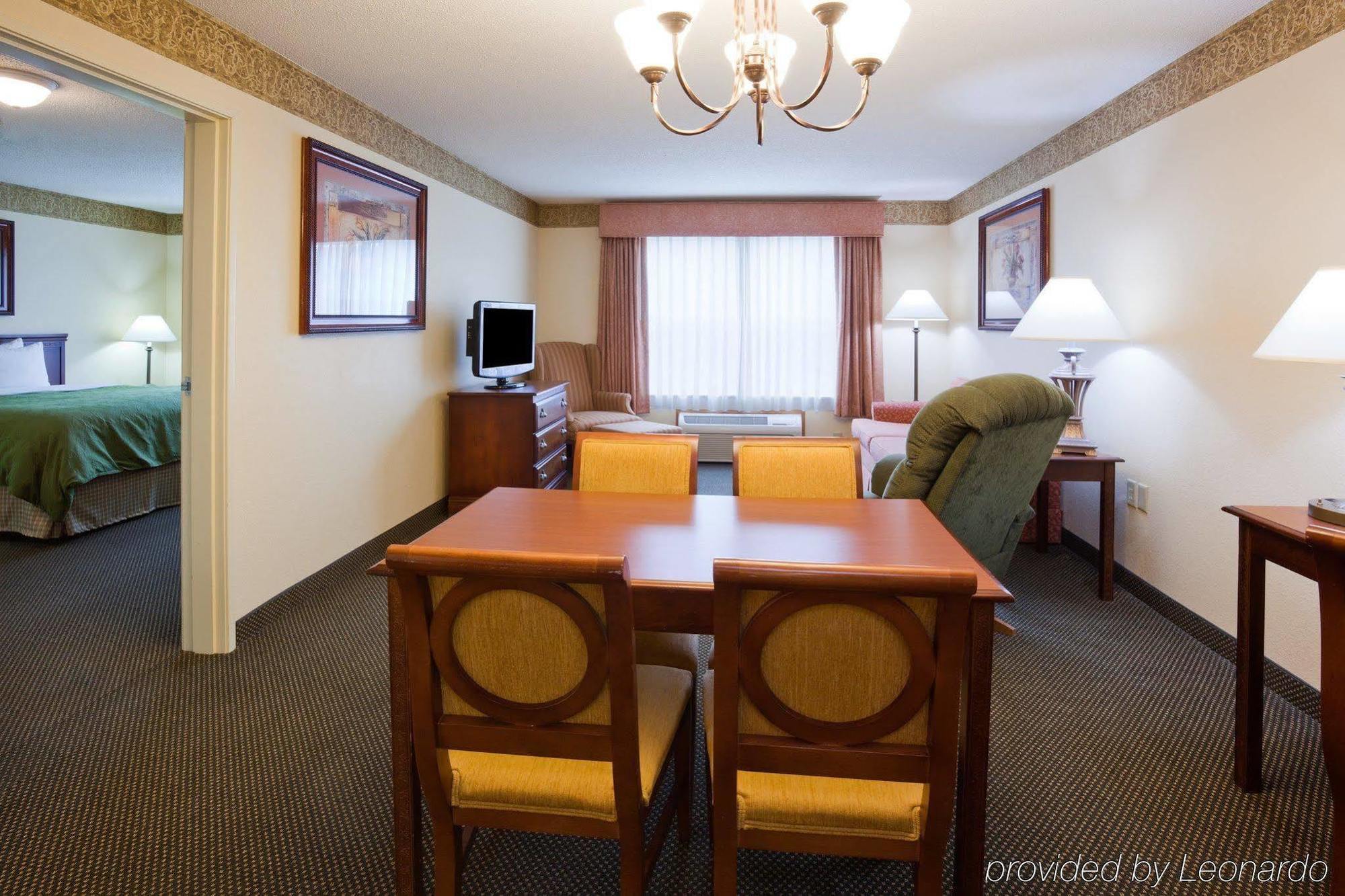 Holiday Inn Express & Suites Marquette By Ihg Zewnętrze zdjęcie