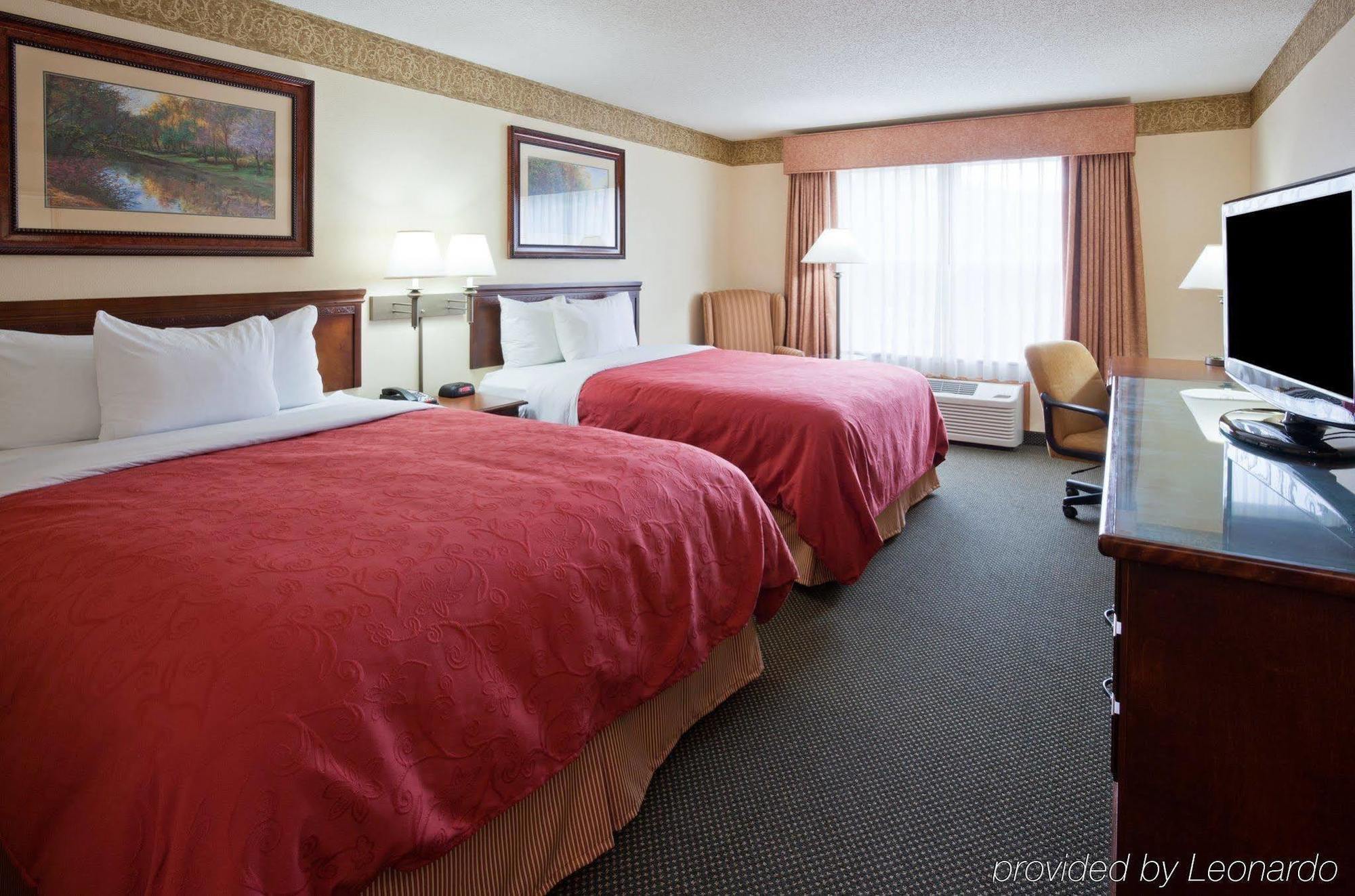 Holiday Inn Express & Suites Marquette By Ihg Zewnętrze zdjęcie
